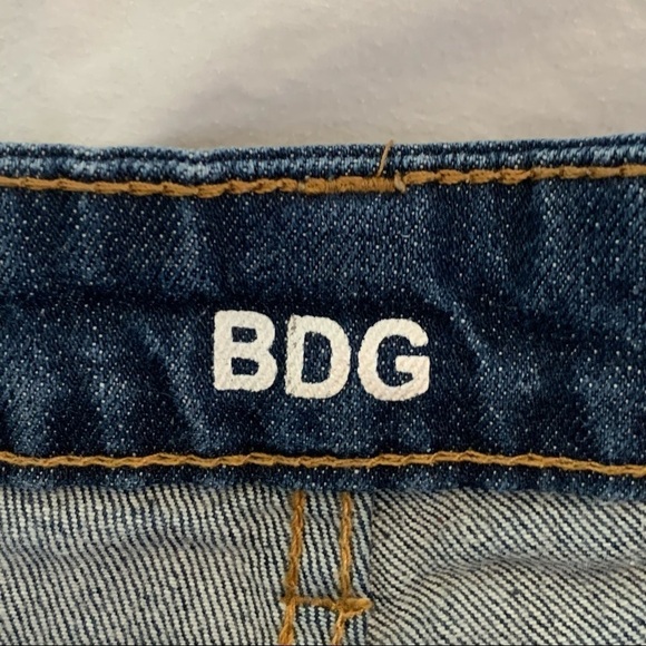 BDG Alexa Mid Rise Dark Wash Jean Shorts 26 - Picture 7 of 9